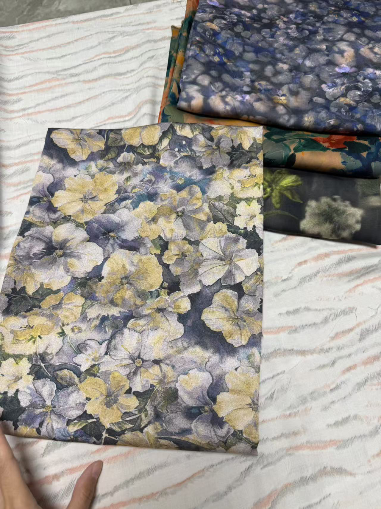 布料蚕丝段2号花1-1.5米多拍连裁