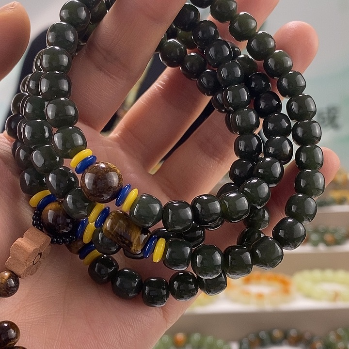 和田玉手链未镶嵌有瑕