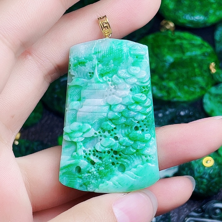 翡翠18K金镶嵌颈饰多样性