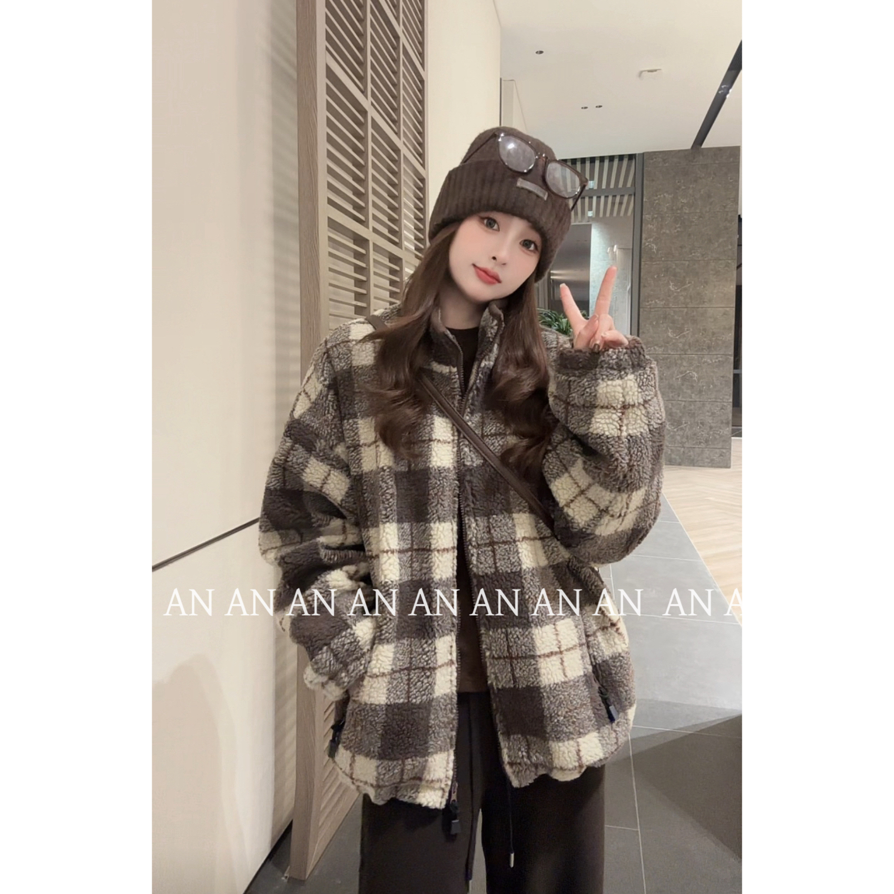 C11111复古洋气高级感轻奢宽松保暖拉链口袋立领格子毛绒外套