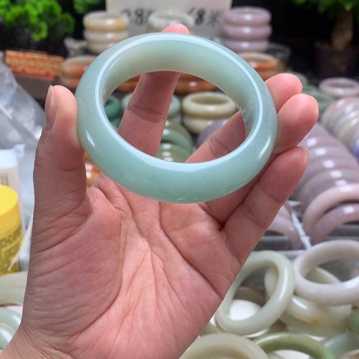 石英质玉（佘太翠）未镶嵌手镯54.4