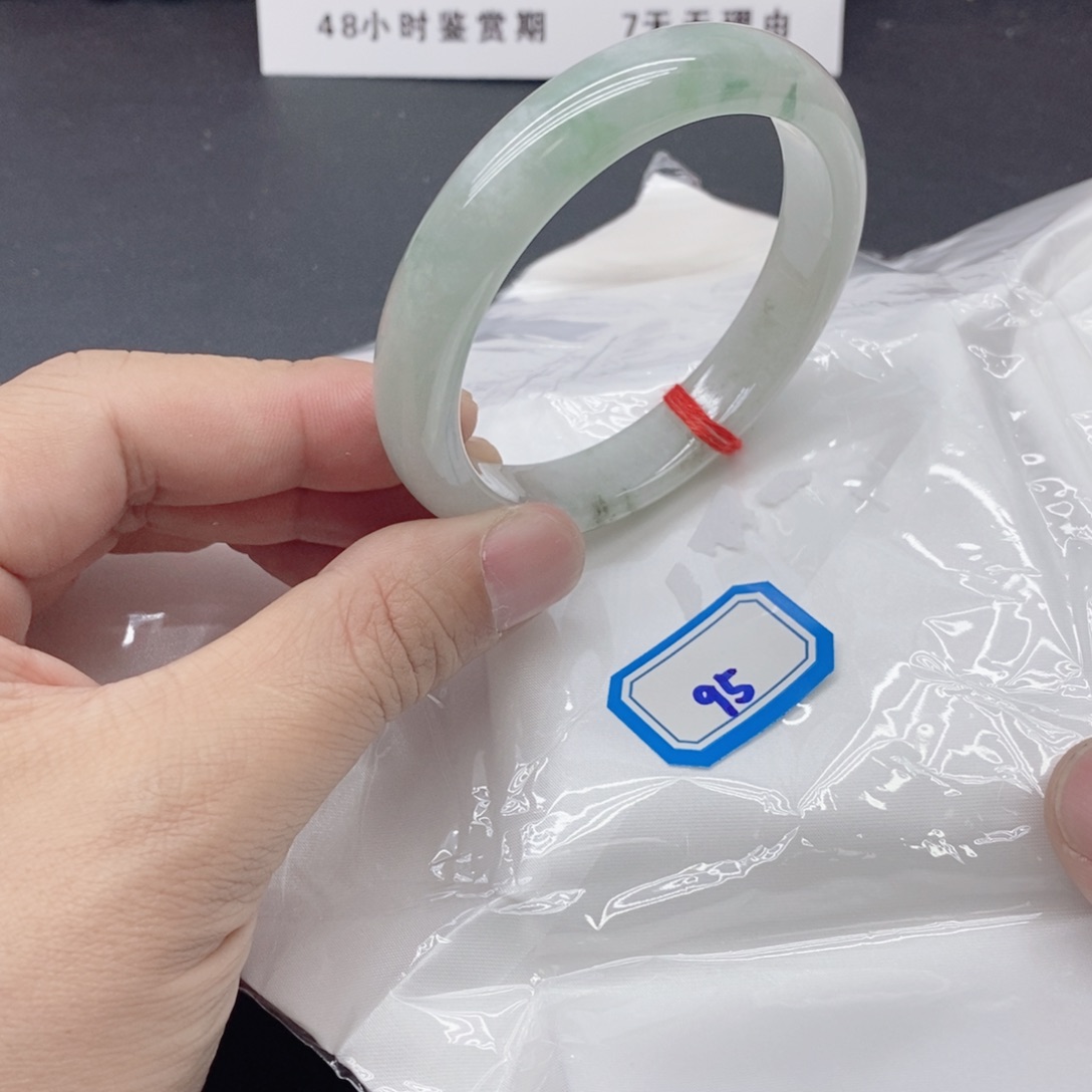岫玉未镶嵌手镯翡手镯95