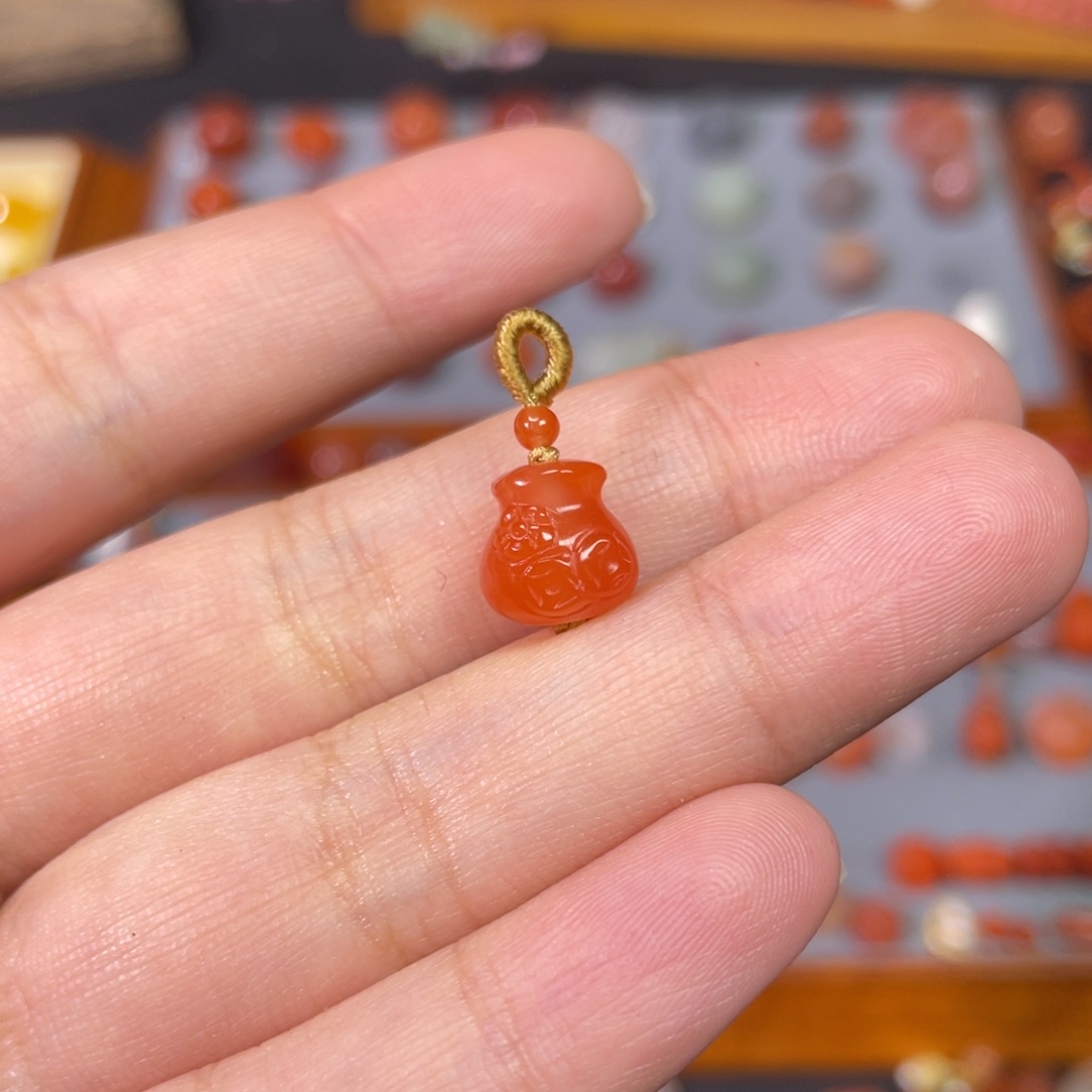 南红玛瑙未镶嵌小钱袋