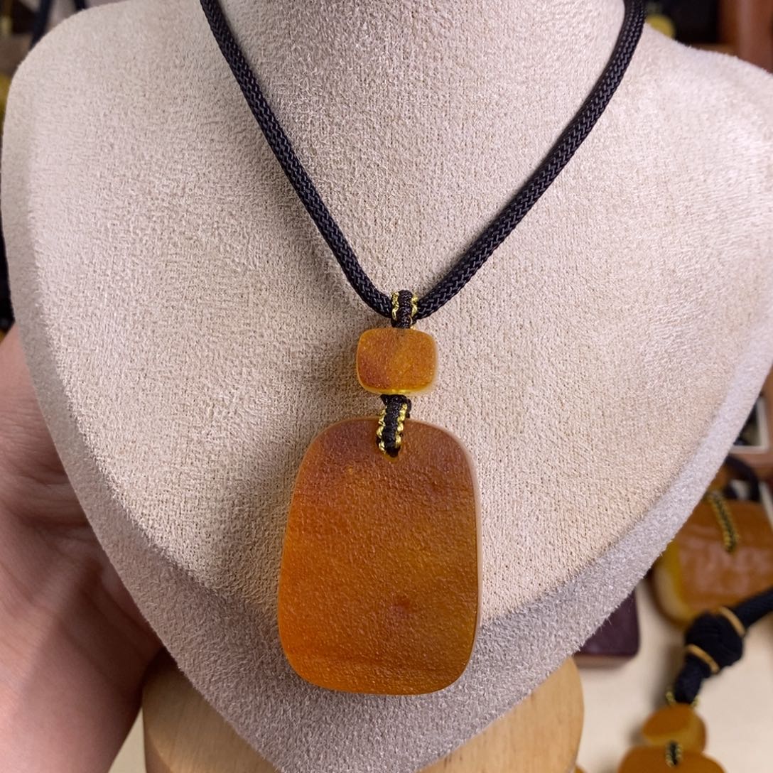 蜜蜡未镶嵌裸石大漠