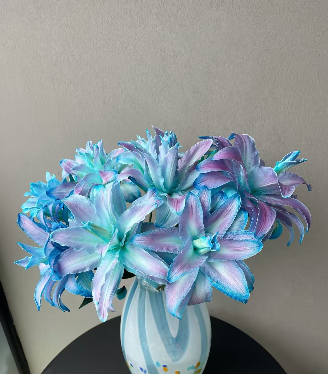 幻境吸色重瓣百合    批发摆地摊直发一手货源     家养水养