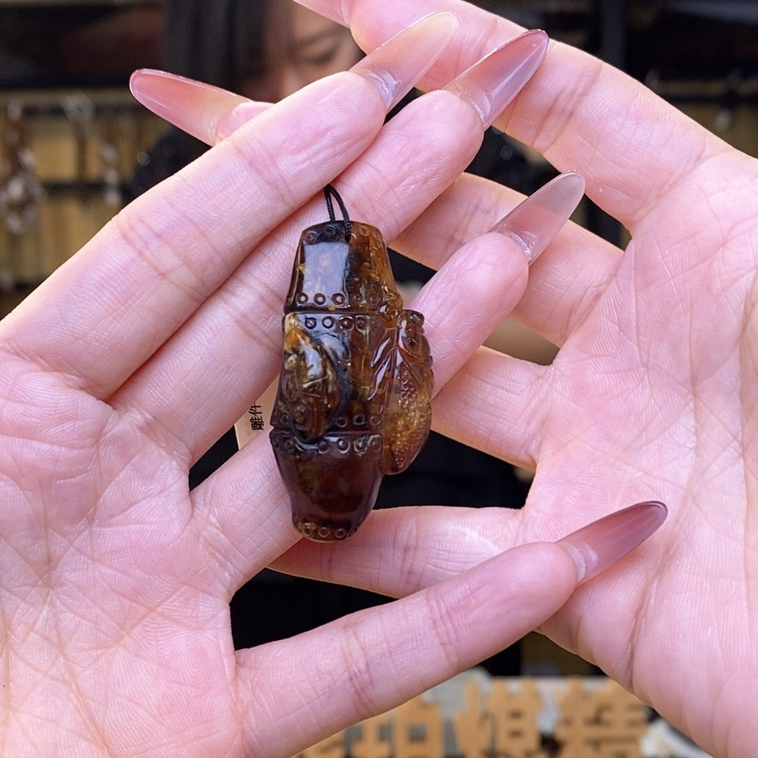 琥珀裸石未镶嵌抚顺琥珀