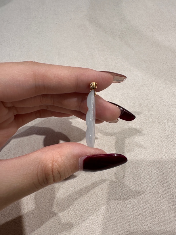 翡翠叶子吊坠少女冰透