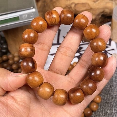 檀香木手串/手链老山檀香13/14沉水微瑕疵