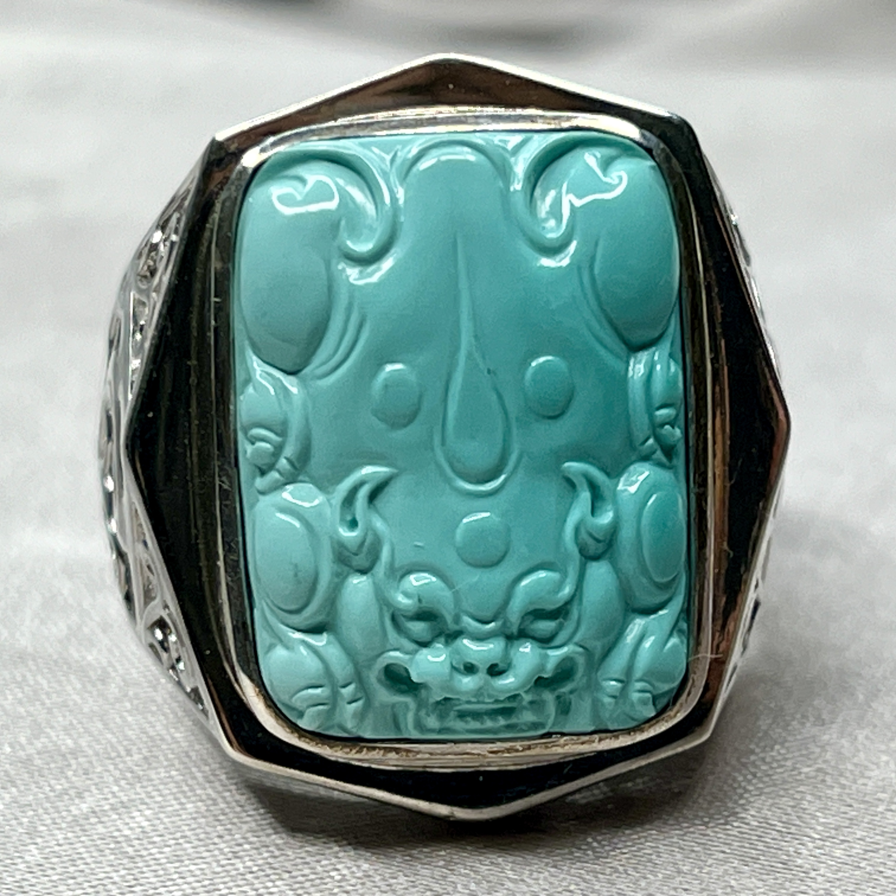 绿松戒指，纯手工雕刻貔貅男戒，尺寸14.5x18.5x8.8mm重11.69克