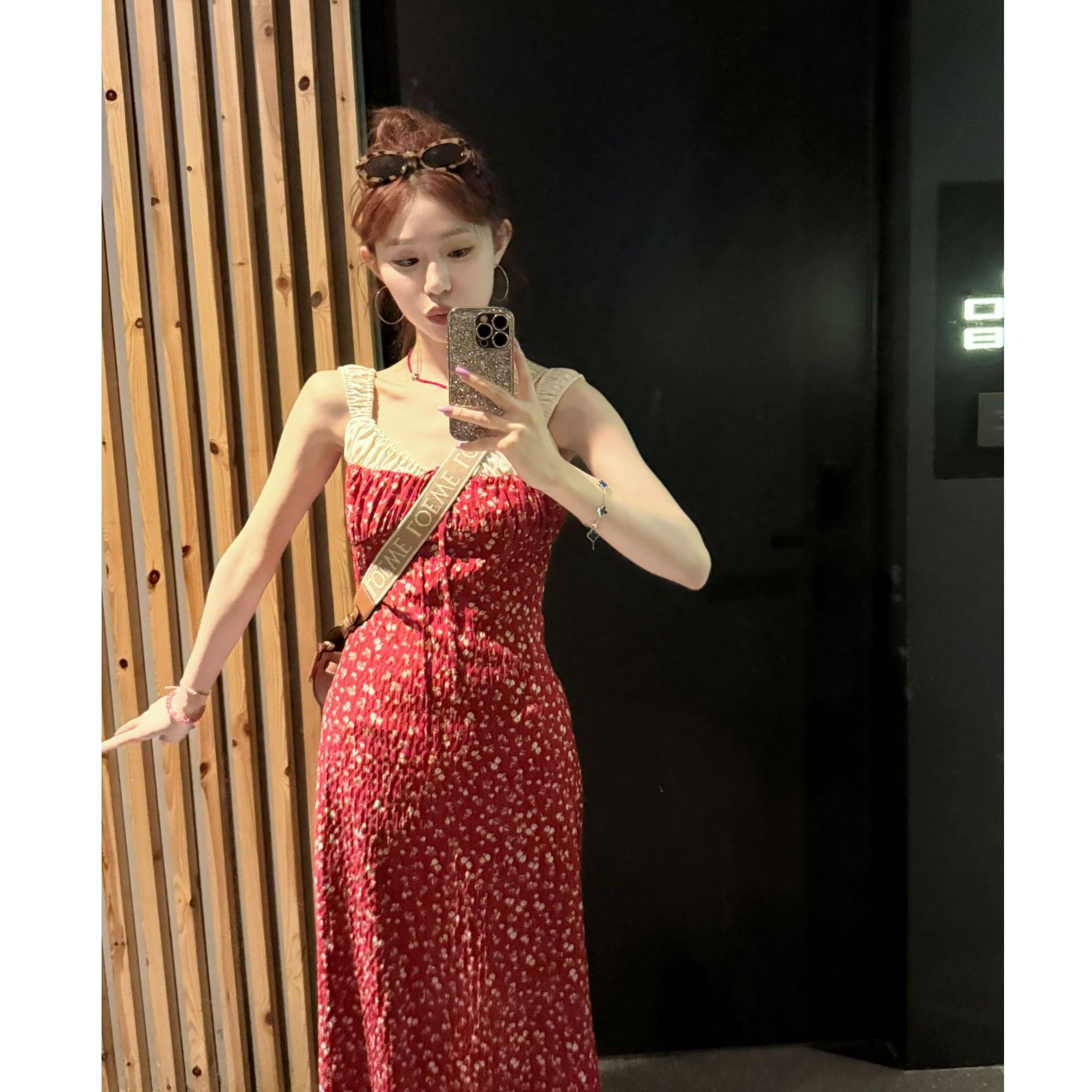 【樱桃酒心】显瘦收腰美静红色气质碎花修身时尚小众连衣裙XMZH7874