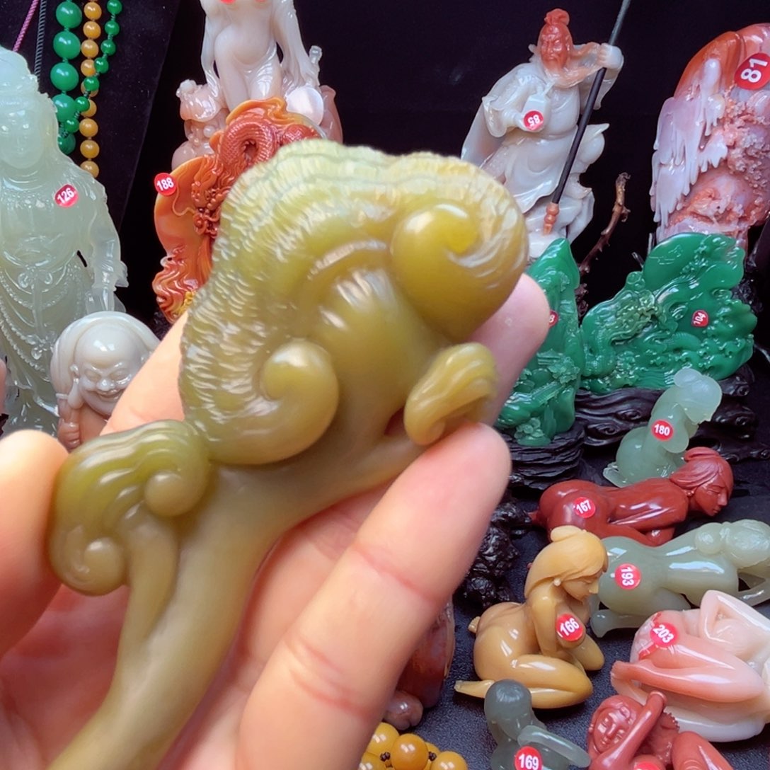 寿山石灵芝手玩件