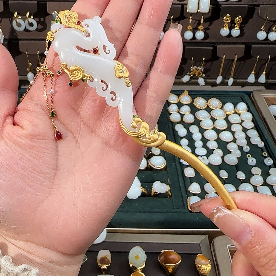 和田玉发饰18K金镶嵌