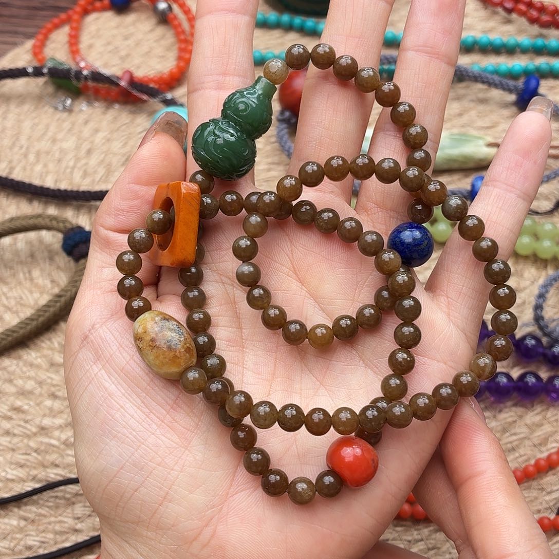 ****座和田玉（糖玉）未镶嵌颈饰