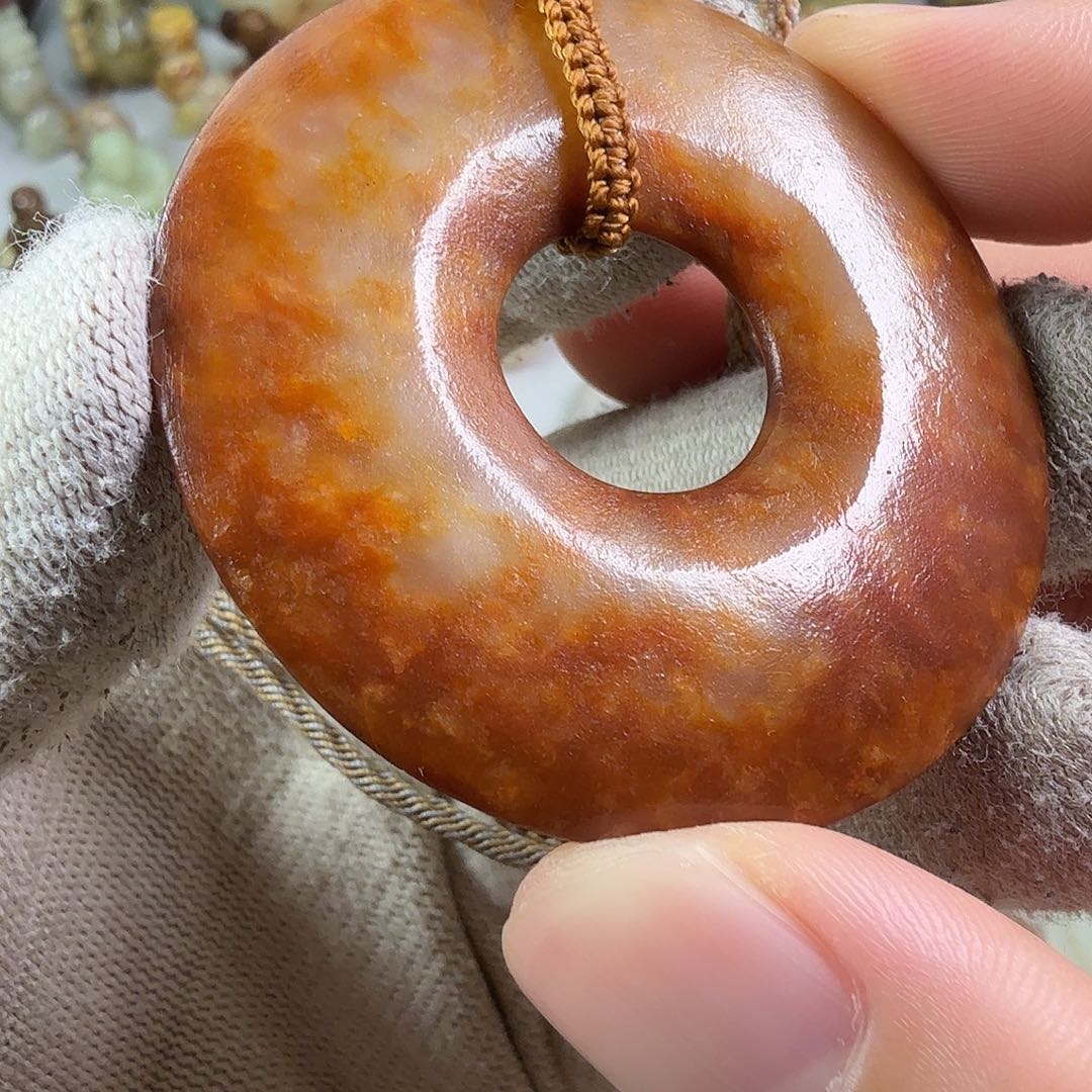 讷***言和田玉（糖玉）未镶嵌车挂