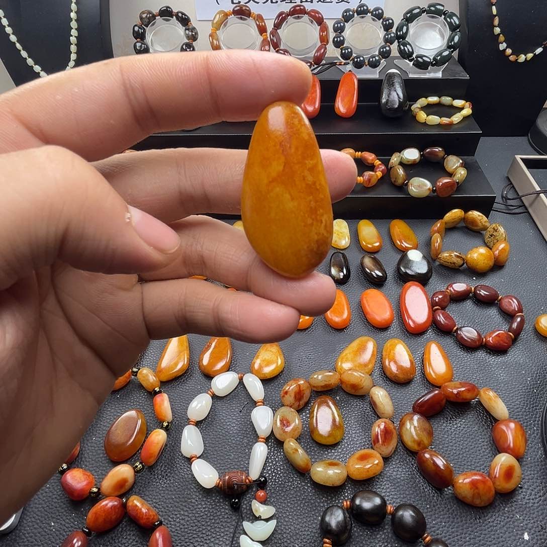 和田玉吊坠(赠链)未镶嵌