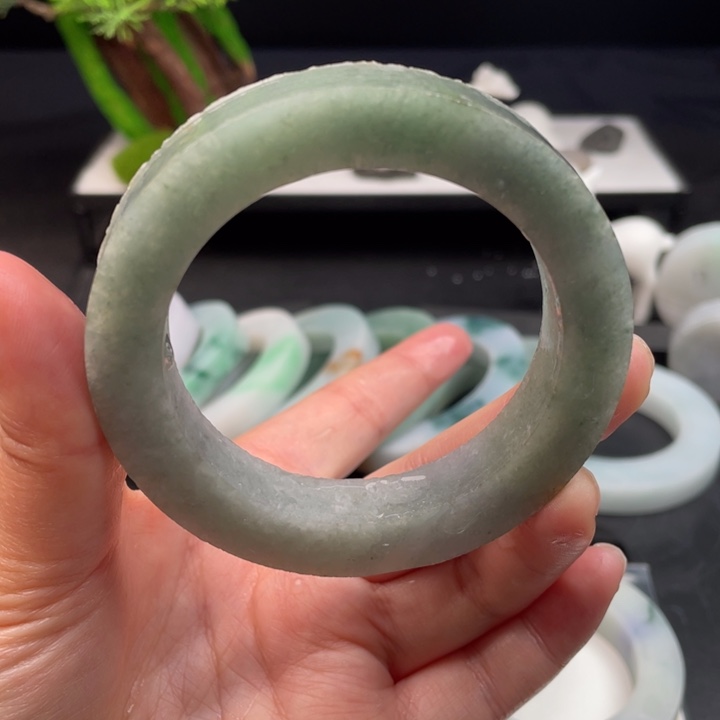 定制翡翠翡翠手镯未镶嵌
