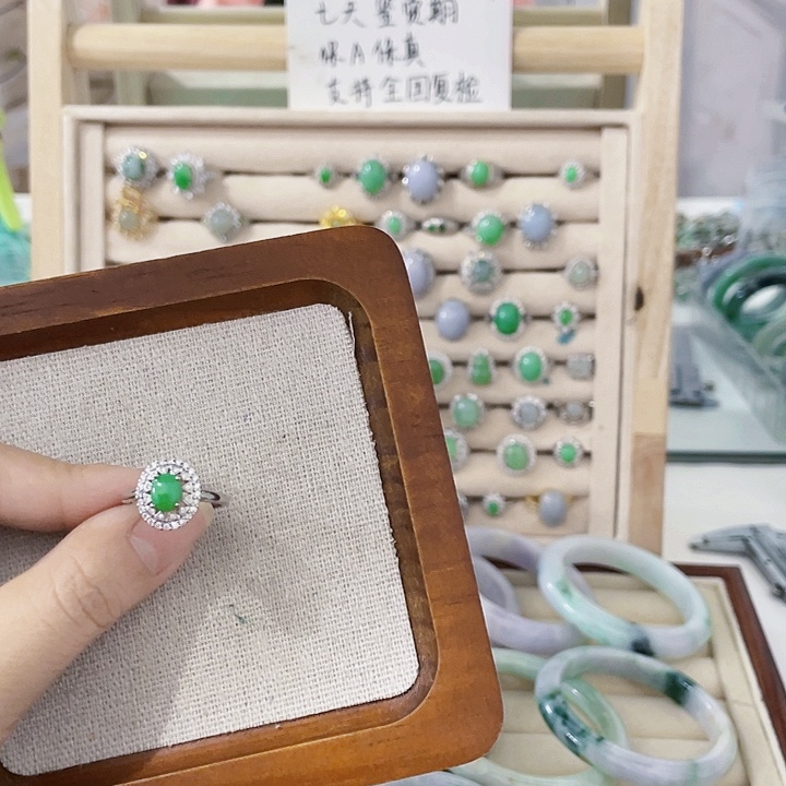 翡翠未镶嵌颈饰天然翡翠Ａ货