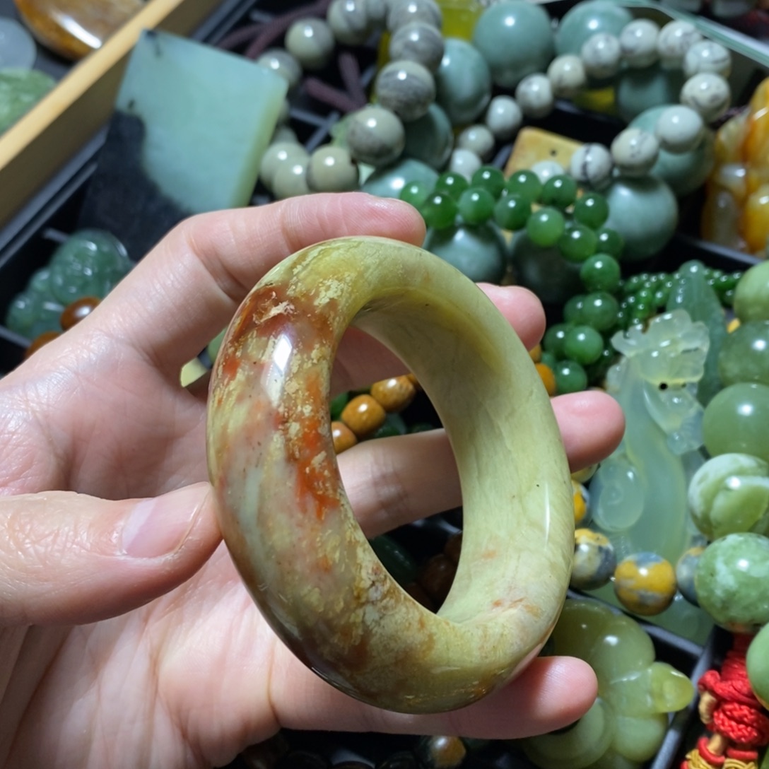 蛇纹石玉未镶嵌颈饰微瑕53口