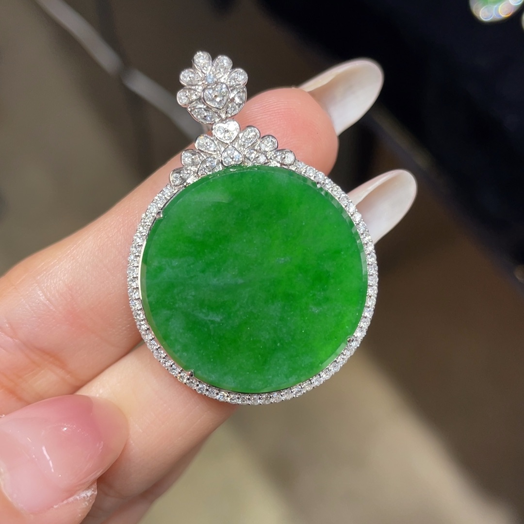 翡翠颈饰18K金镶嵌天然缅甸翡翠a货