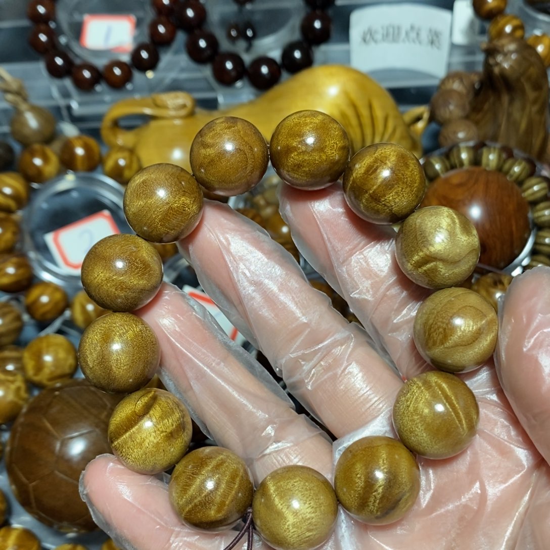 金丝楠木雕工艺品18