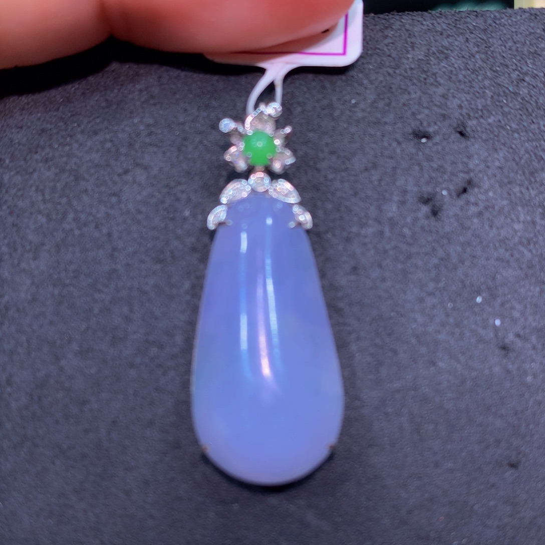 翡翠18K金镶嵌颈饰翡翠