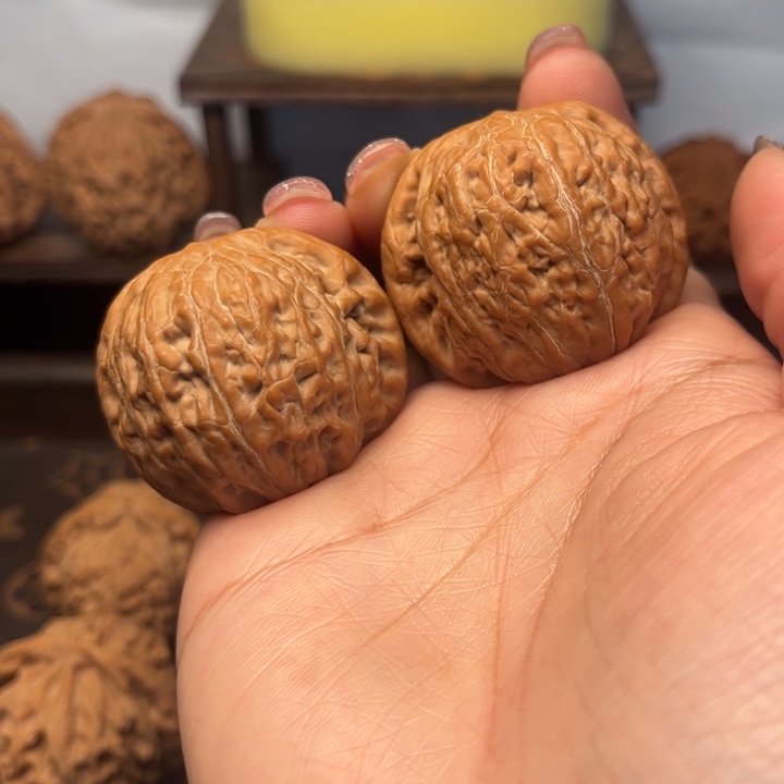 吊坠桃核铁锤40的