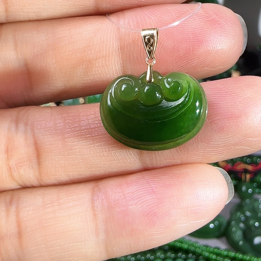 和田玉（碧玉）颈饰18K金镶嵌