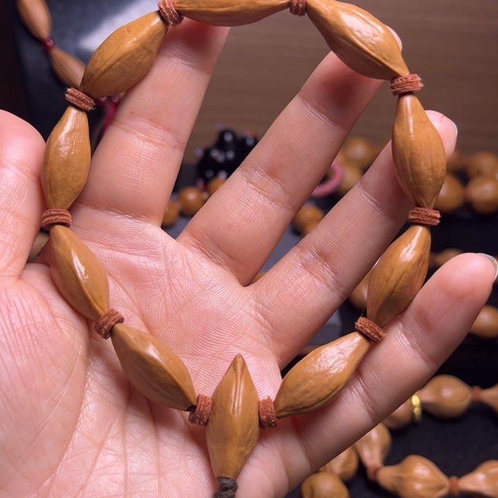 橄榄核手串三面佛手持11.26