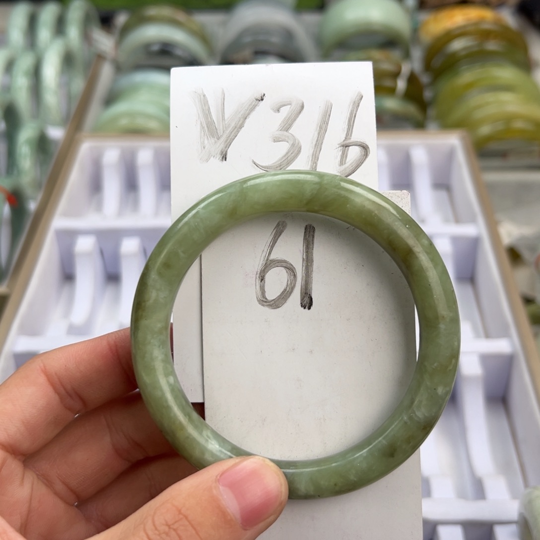 岫玉手镯未镶嵌天然岫玉微瑕