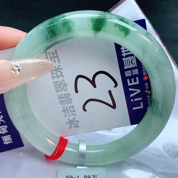 翡翠手镯未镶嵌缅甸天然a货翡翠手镯