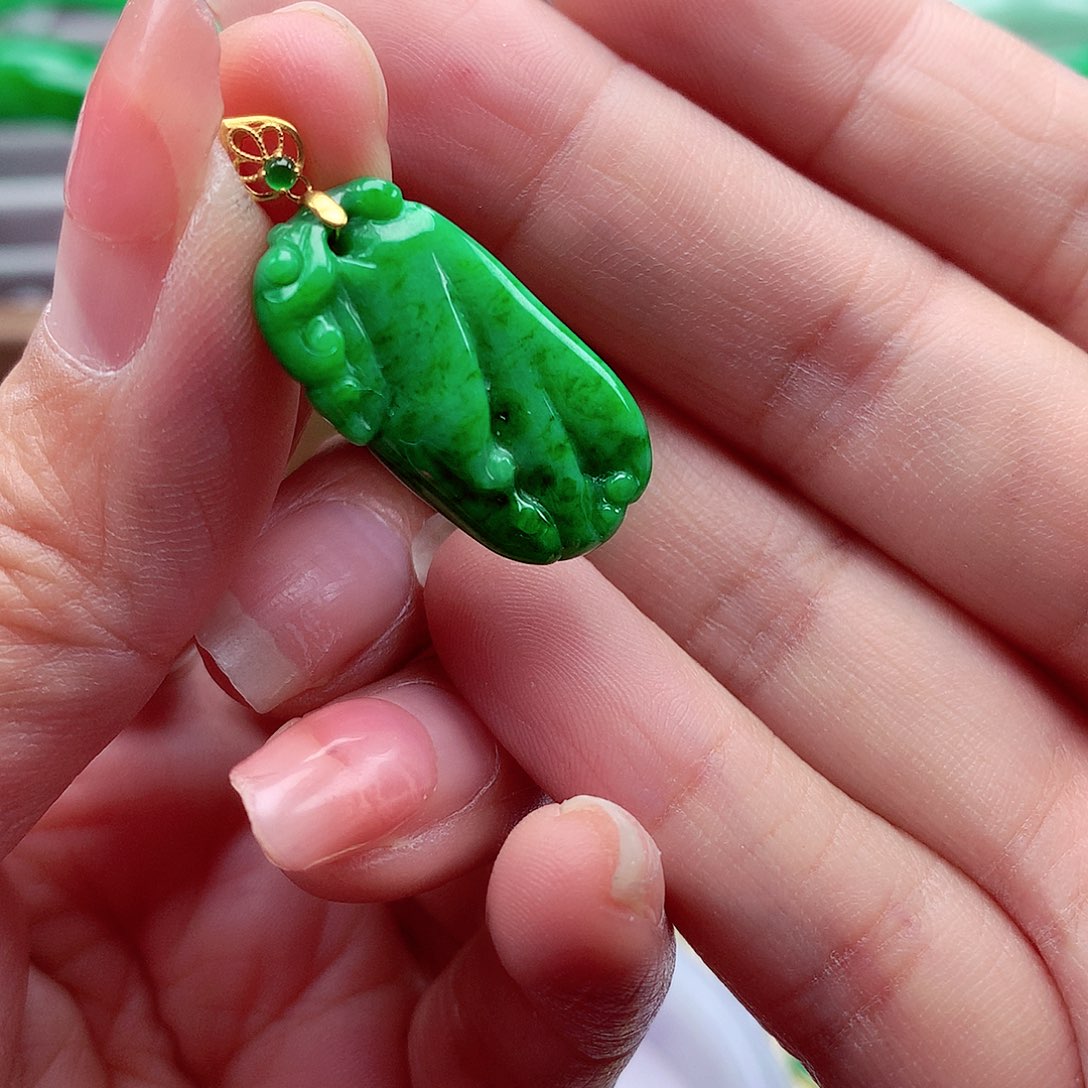 翡翠颈饰18K金镶嵌翡翠