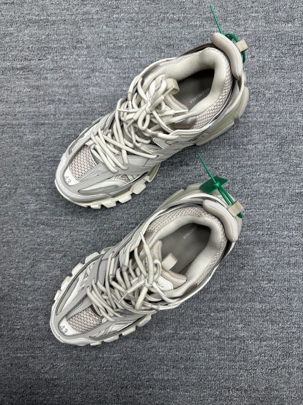 99新 Balenciaga/巴黎世家 43 巴黎世家track 老爹鞋 奶茶配色