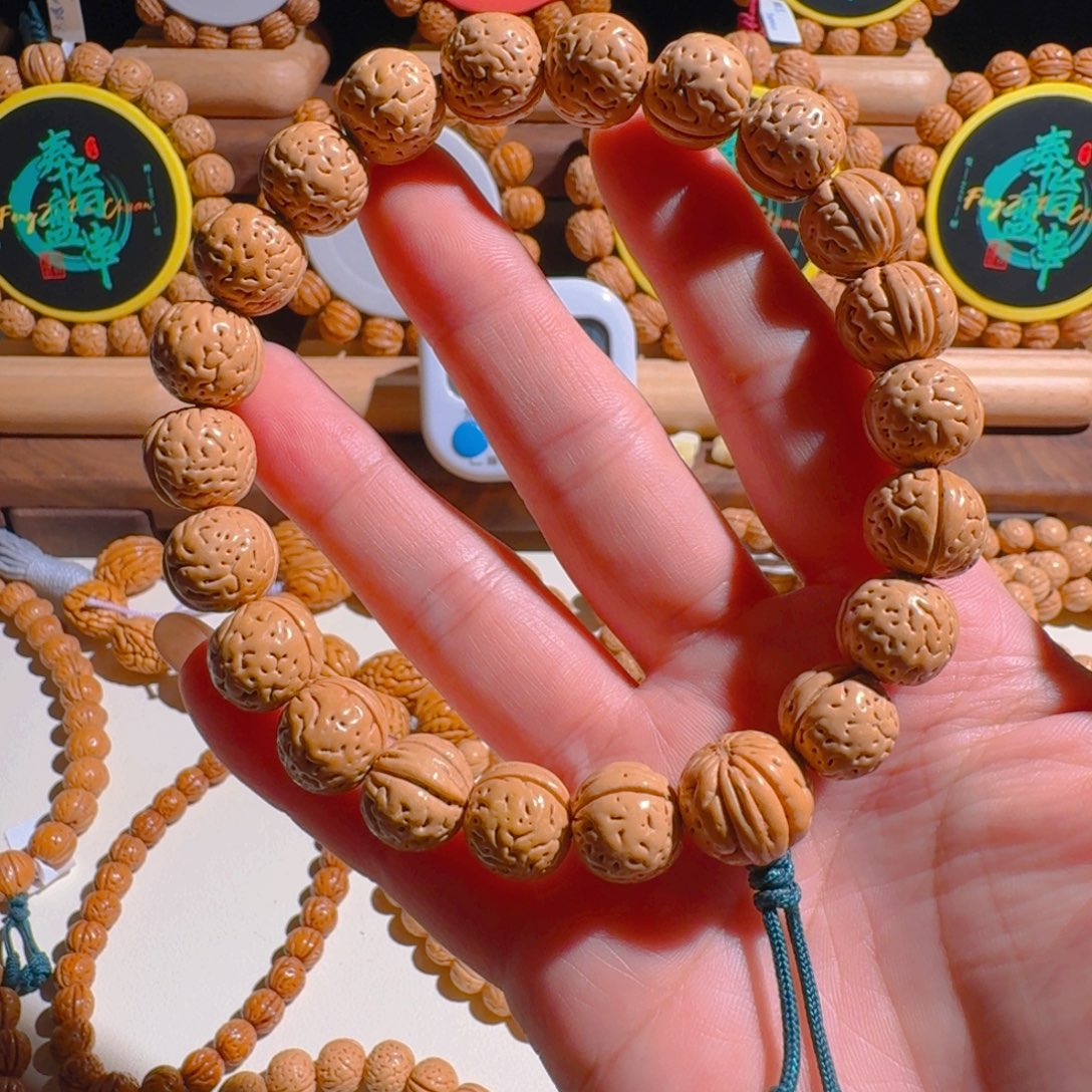 小***干文玩核桃手串野生桃核1.3