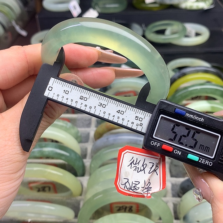 蛇纹石玉手镯未镶嵌283