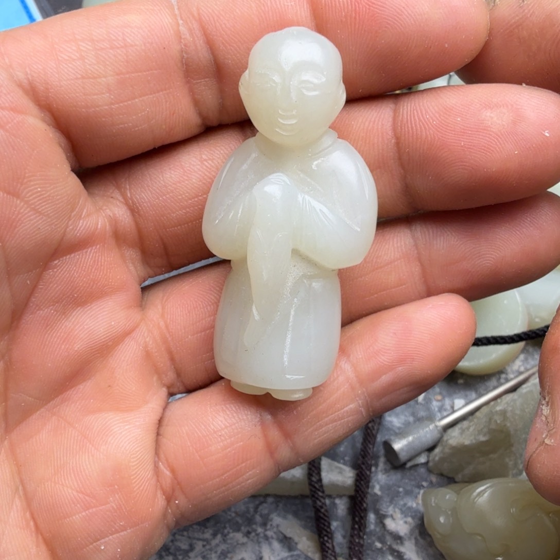 和田玉未镶嵌颈饰