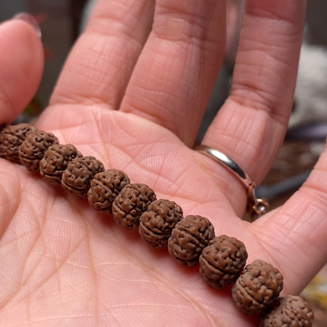 亮***亮菩提籽类定制老树王