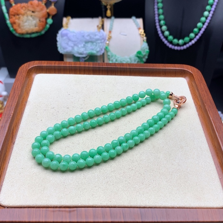 翡翠颈饰未镶嵌翡翠项链