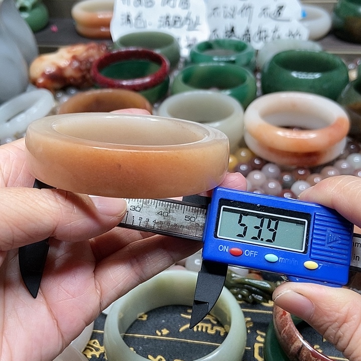 石英质玉手镯未镶嵌
