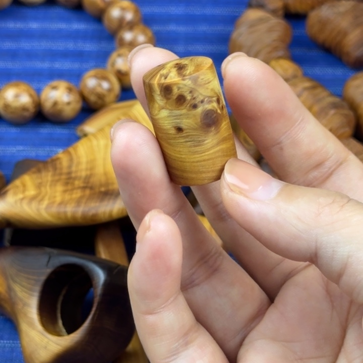 ****…柏木（崖柏）北太行崖柏陈化雷击二次陈化碎花桶珠