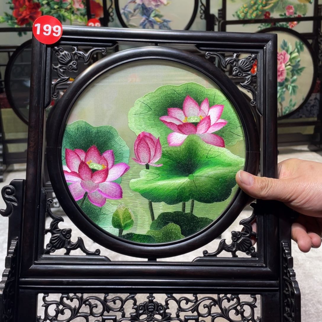 刺绣非遗传承摆件