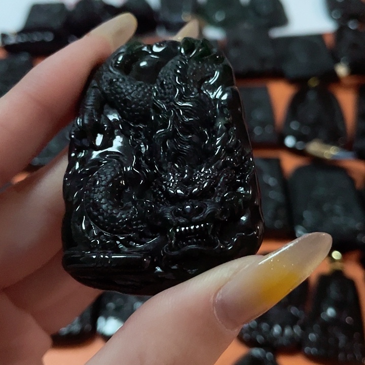 翡翠颈饰未镶嵌梦**珠