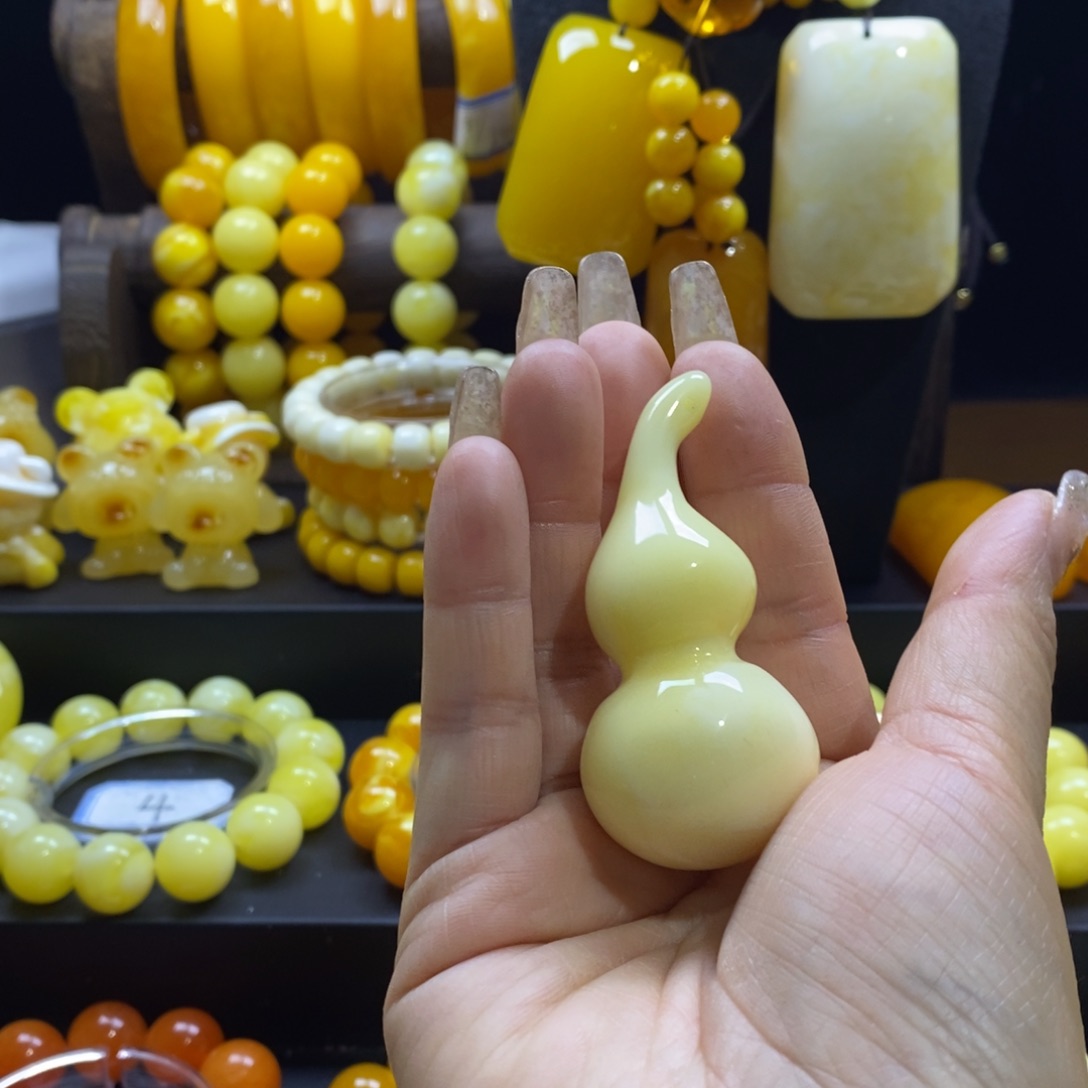 瀚***所非金属白色葫芦全品无暇