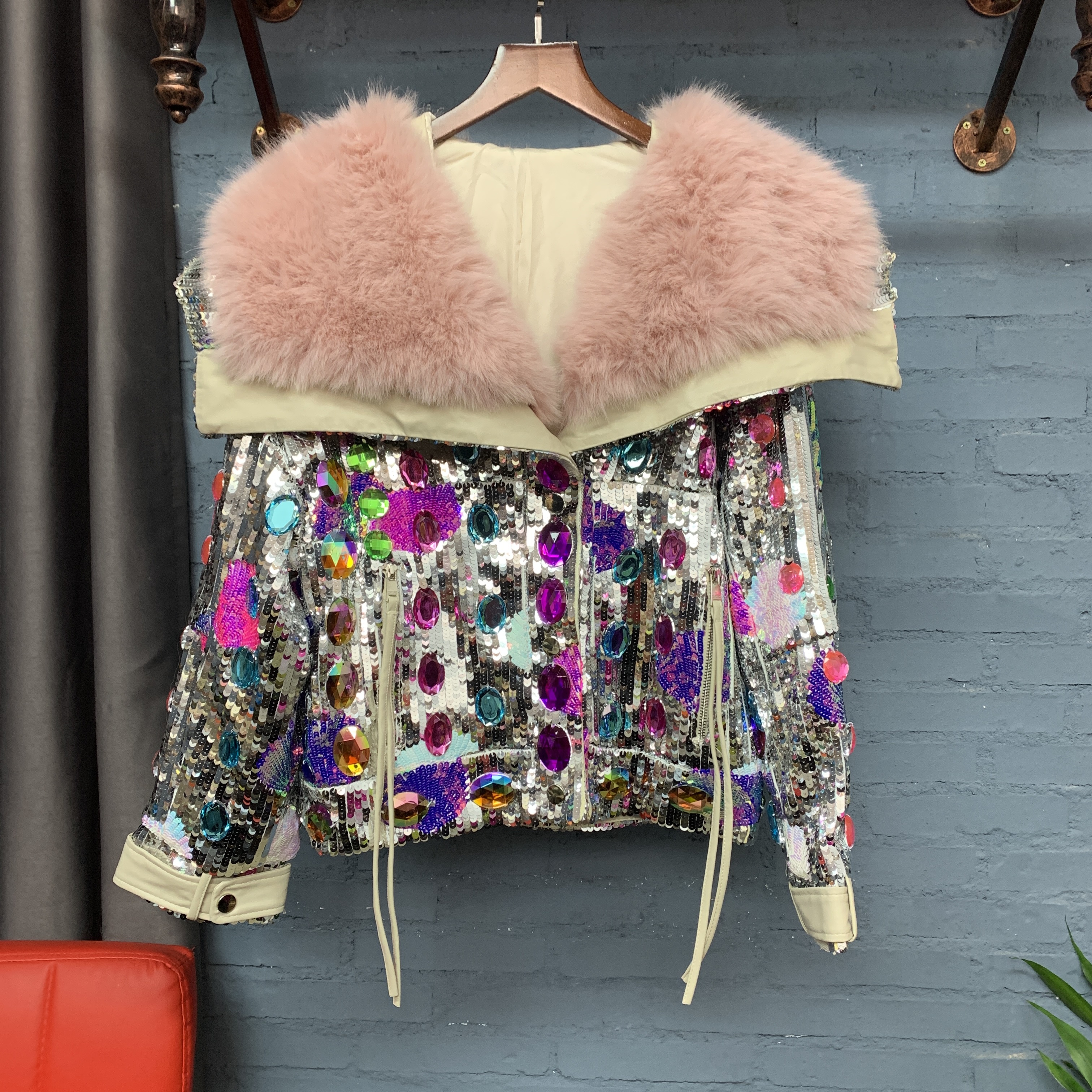 泰潮 粉毛领亮片外套