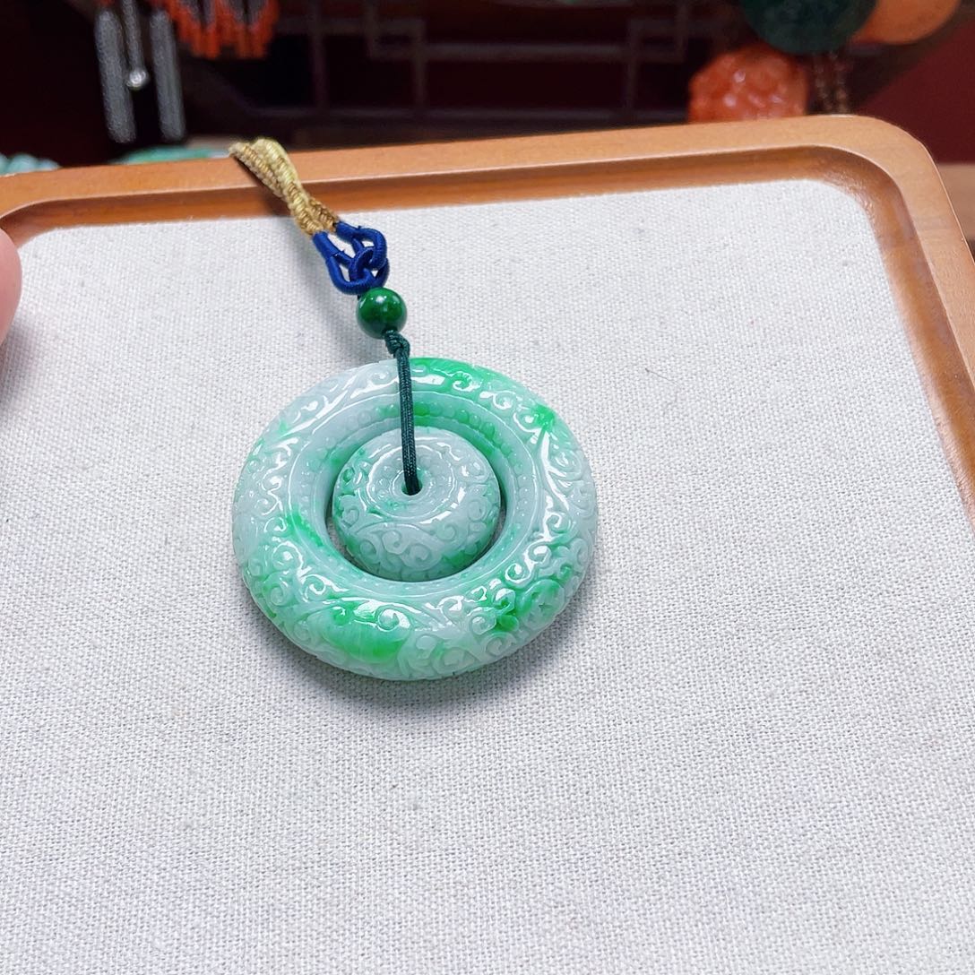 翡翠未镶嵌戒指翡翠