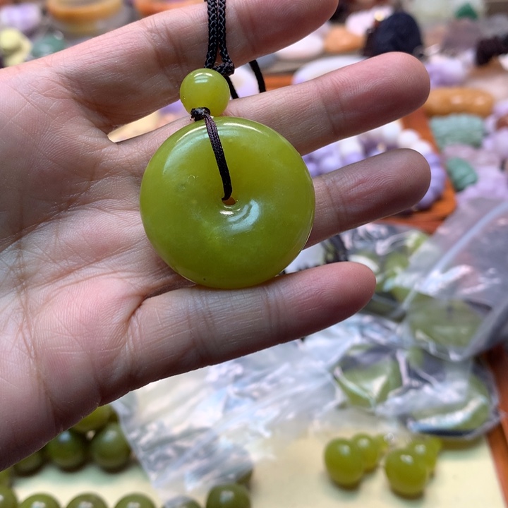 石英岩玉未镶嵌平安扣