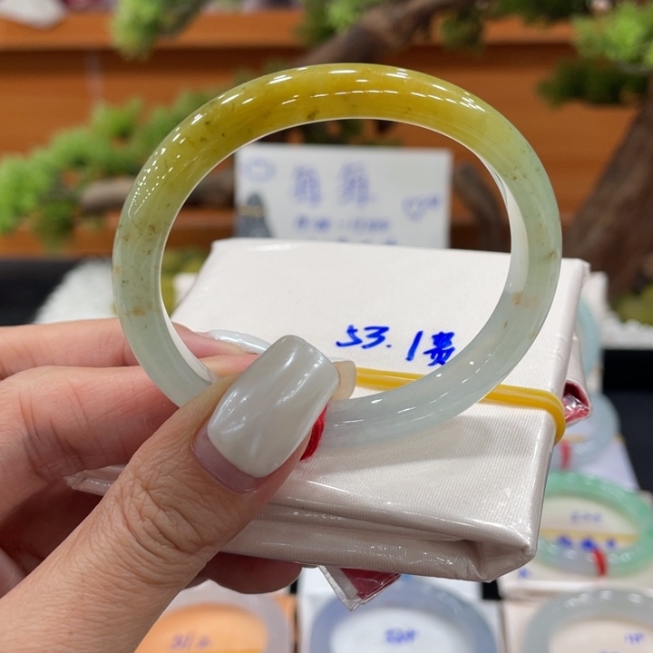 翡翠未镶嵌手镯缅甸翡翠