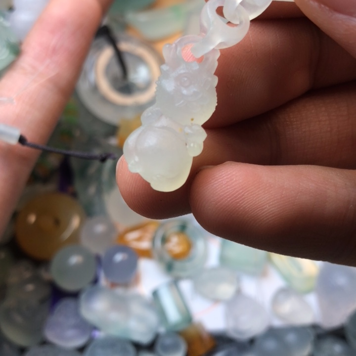 定制翡翠未镶嵌挂件