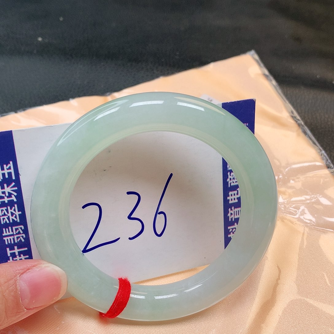 翡翠手镯未镶嵌236号