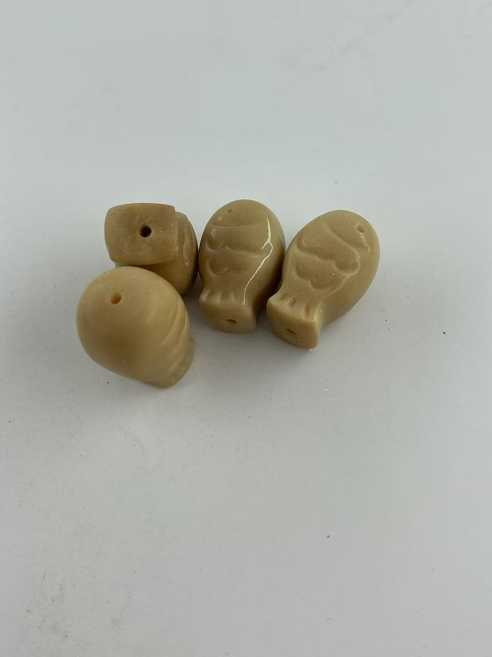 象牙果原果风化雕刻小鱼直径1.8长2.4左右