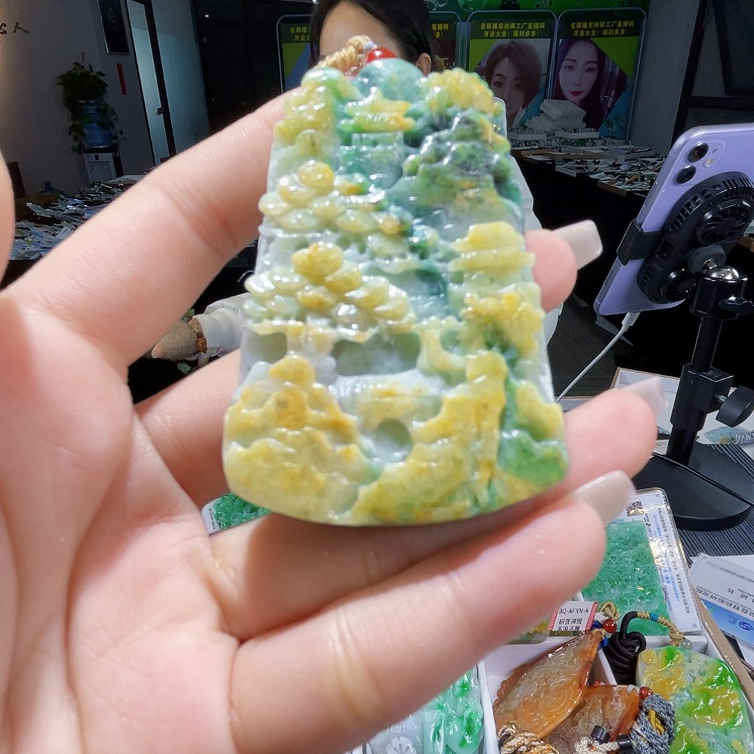 颈饰未镶嵌翡翠一